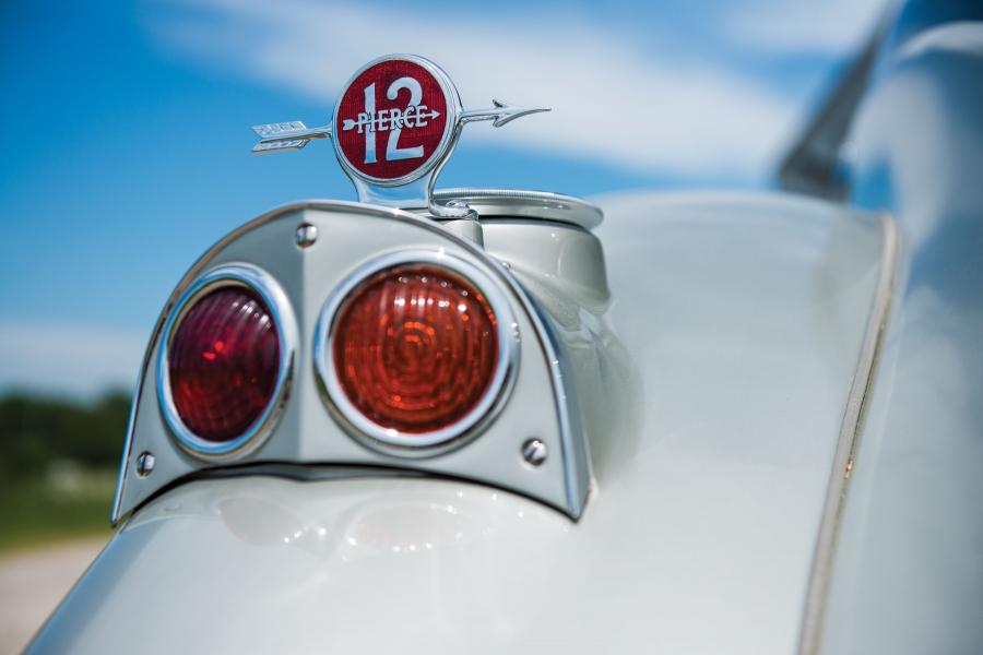 Детали экстерьера Pierce-Arrow Silver Arrow 1933 года  (фото 26 из 42)